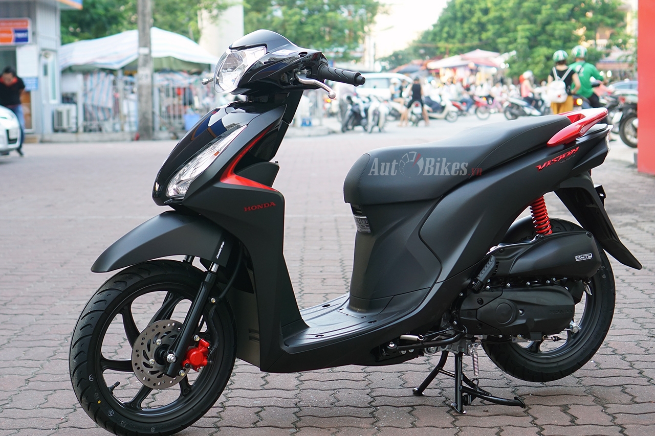 1 nam gia xe may honda giam 4 trieu dong