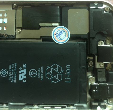 vi sao the gioi di dong de lot iphone dung vao kho may cu