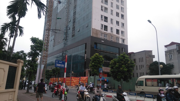cu dan 8b le truc lai cang bang ron doi nha