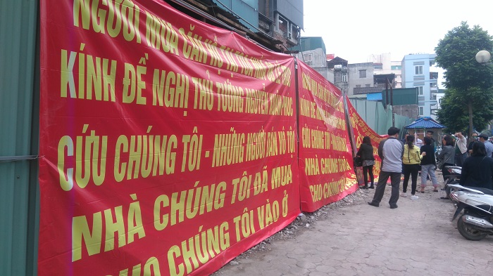 cu dan 8b le truc lai cang bang ron doi nha